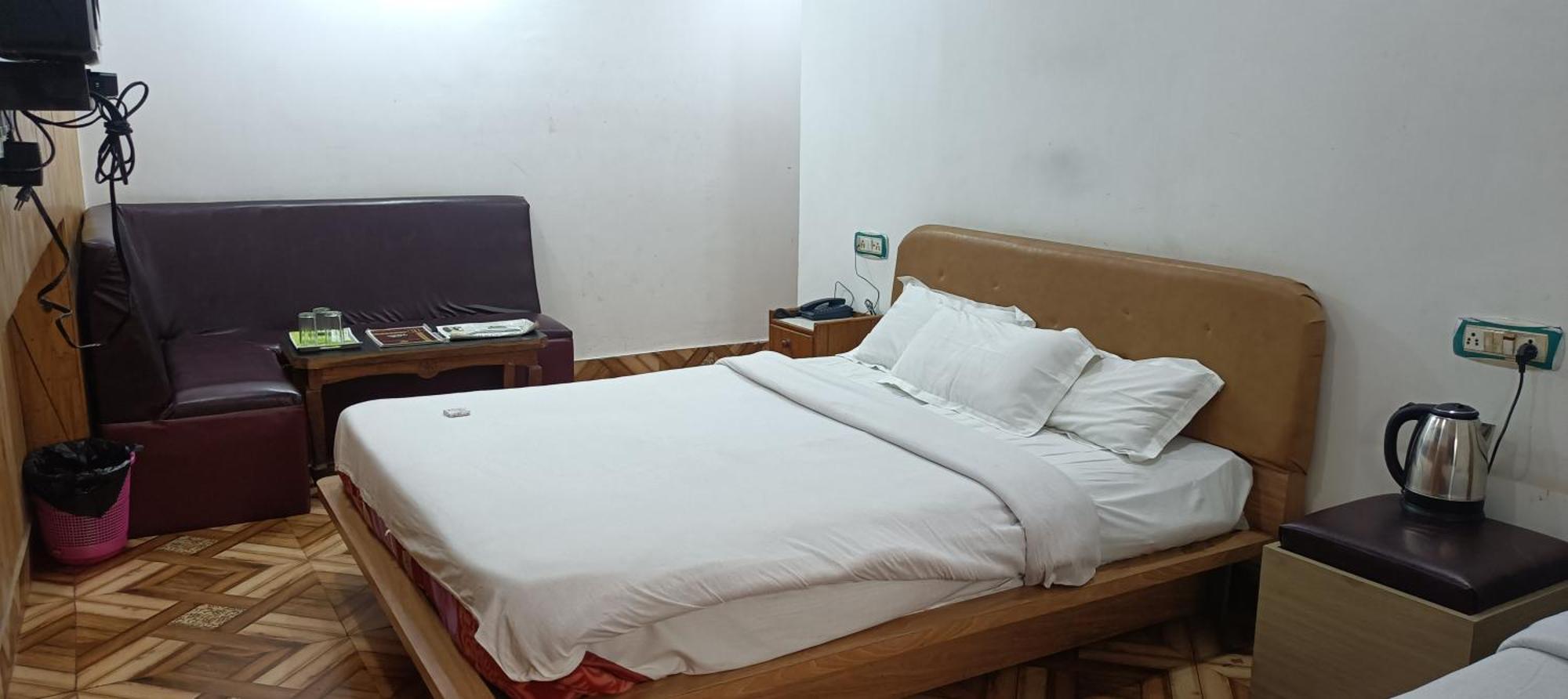 Hotel Assembly ชิลลอง ภายนอก รูปภาพ